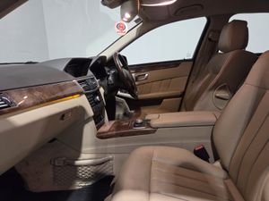 Mercedes-Benz E-Class 2012 - Image 4