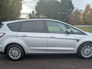 Ford S-Max Zetec/ 7 seats/NEW NCT 09/27 - Image 4