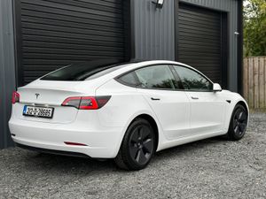 Tesla Model 3 2021 - Image 3
