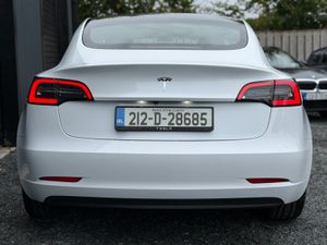 Tesla Model 3 2021 - Image 4