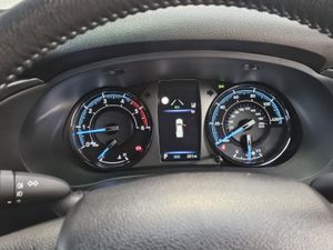 251 TOYOTA Hi-LUX INVINCIBLE CREW CAB COMMERCAL - Image 4