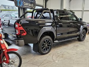 251 TOYOTA Hi-LUX INVINCIBLE CREW CAB COMMERCAL - Image 2