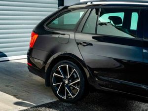 Skoda Octavia SPORTLINE TDI - Image 3