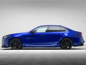 BMW M5 M5 4.4 PHEV 727HP MARINA BAY - Image 4