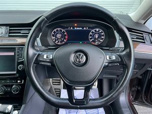 Volkswagen Passat HIGHLINE 1.4 TSI AUTO // DRIVER - Image 4