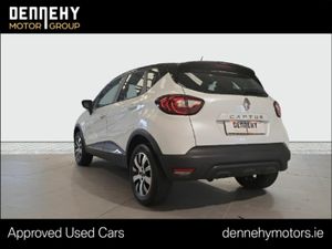 Renault Captur Play 1.5 dCI 95 bhp *€65 P/WK* - Image 4