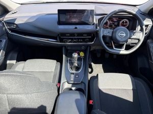 Nissan Qashqai 1.3 PET MILD HYBRID SV PREMIUM - Image 2