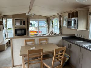 40 FT 3BED WITH A BEAUTIFUL LAY OUT - Image 3