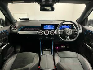 Mercedes-Benz EQB 300 AMG 4Matic - Reversing Camer - Image 4