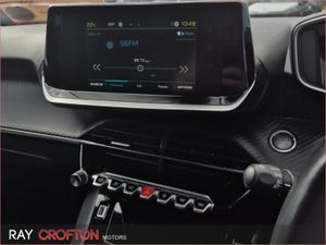 Peugeot 2008 Electric 136bhp (50 kWh) Allure - Image 4