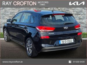 Hyundai i30 Petrol Deluxe 1.4 - Image 3