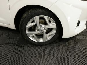 Hyundai i10 DELUXE PLUS 1.0L PETROL HATCHBACK - Image 3