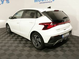 Hyundai i20 DELUXE PLUS 1.2L PETROL HATCHBACK - Image 4