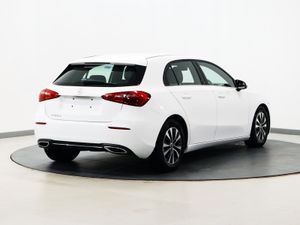 11* 2021 Mercedes-Benz A-Class 2.0D SE - Image 4