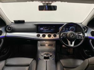 Mercedes-Benz E-Class E 220 D AVANTGARD | Reversin - Image 4