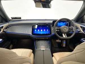 Mercedes-Benz E-Class E 300 e AMG EDITION PLUS | P - Image 4