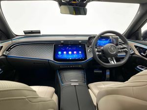 Mercedes-Benz E-Class E 300 E AMG EDITION PLUS | P - Image 4