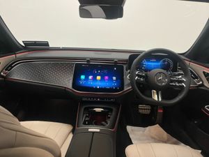 Mercedes-Benz E-Class E 300 e AMG Line Plug In Pet - Image 4