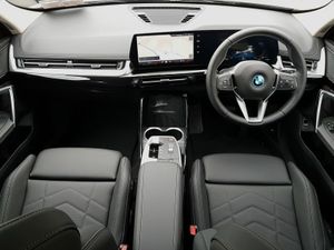 BMW iX1 eDrive20 xLine - Image 4