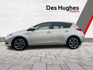 Toyota Auris 2017 Hybrid Sol - Image 4