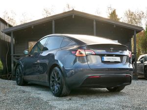 2023 Tesla Model Y Dual Motor Performance - Image 4