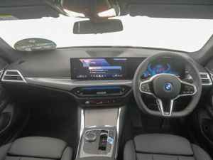 BMW i4 eDrive35 M Sport - Image 4