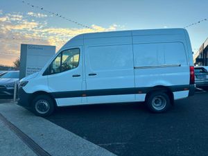 Mercedes-Benz Sprinter 519 MWB High Roof Automatic - Image 2