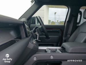 Land Rover Defender 2.0 Sedona Red Edition PHEV P3 - Image 4