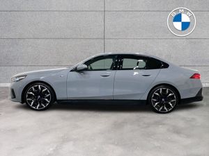 BMW i5 Edrive40 M Sport Saloon - Image 4