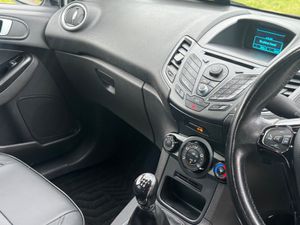 Ford Fiesta 2014 petrol - Image 4