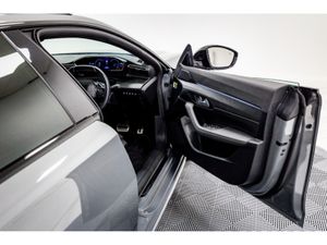 Peugeot 508 SW GT 1.6 PHEV Auto 225HP - Image 2
