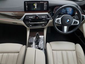BMW 5-Series 520d M Sport - Image 4