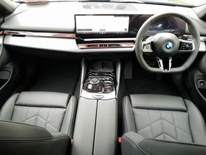 BMW 5-Series 530e M Sport - Image 4