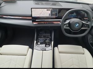 BMW i5 * 615 Km Range * eDrive40 Sport Edition - Image 4