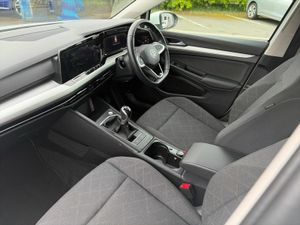 Volkswagen Golf LIFE 1.0 TSI 110HP MANUAL - Image 3