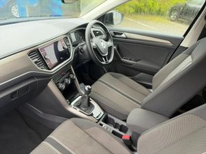 Volkswagen T-Roc DESIGN 2.0TDI 115HP MANUAL - Image 3