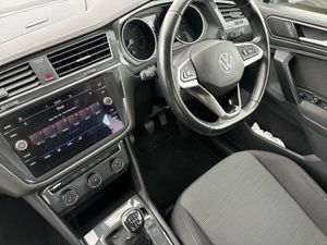 Volkswagen Tiguan 2.0TDI 122HP MANUAL - Image 3