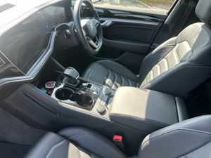 Volkswagen Touareg R-LINE 3.0TDI 231HP 4MOTION AUT - Image 3