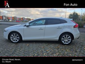 Volvo V40 2.0 DIESEL AUTOMATIC D4 MOMEMTUM HATCHBA - Image 4
