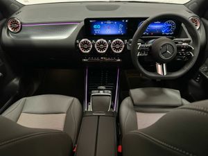 Mercedes-Benz EQA EQA300 4Matic Electric Art Line - Image 4