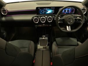 Mercedes-Benz CLA CLA180 D Coupe AMG Line + - Image 4