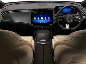 Mercedes-Benz E-Class E220 D AMG Line + - Image 4