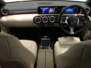 Mercedes-Benz CLA CLA180 D Coupe Progressive Line - Image 3
