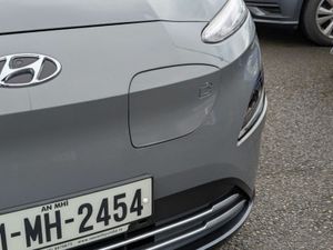 Hyundai KONA 64KW Premium *JUST ON SALE / LONG RAN - Image 2