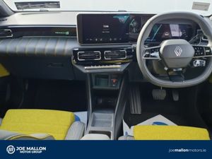 Renault 5 E-Tech EV52kw 150hp Iconic - Image 4