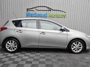 2013 Toyota Auris 1.4 D-4D 90 Aura - Image 2