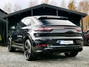 2022 Porsche Cayenne Coupe Turbo S E-Hybrid - Image 4