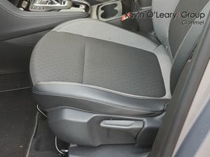 Opel Grandland Sri-1.2 130ps-pet-8spauto 4DR - Image 2