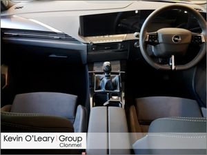 Opel Astra GS 1.2 TURBO 110PS 6 SPEED - Image 4