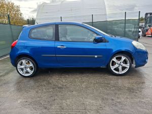 2011 Renault Clio  1.2 Petrol - Image 4